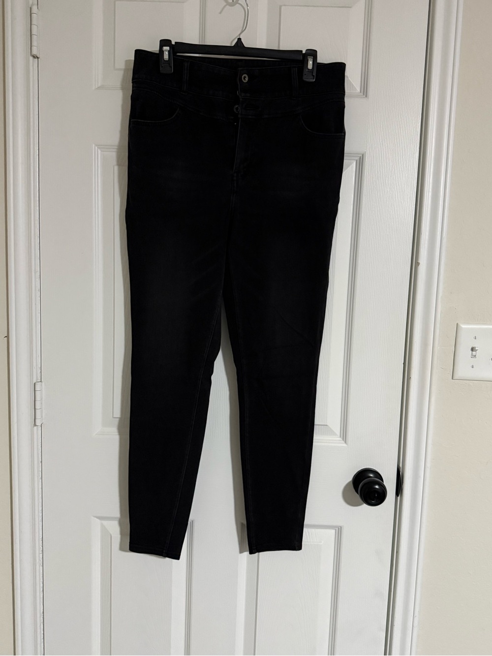 HALARA Black High-Rise Skinny Jeans - Sleek Fit